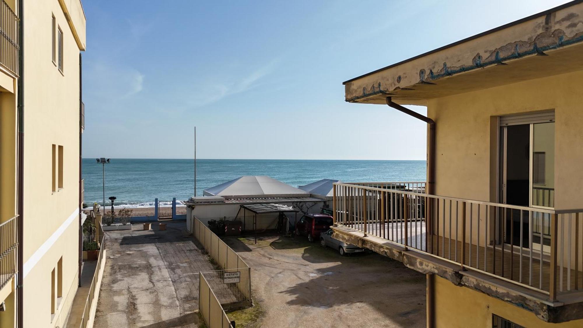 Apartment Trilocale Centro Fronte Mare - M223